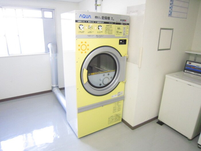 物件内観写真21　(洗濯機置場)