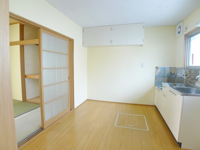 物件内観写真9　(室内からの展望)