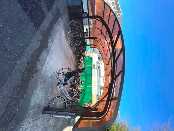 物件外観写真5　(駐輪場)