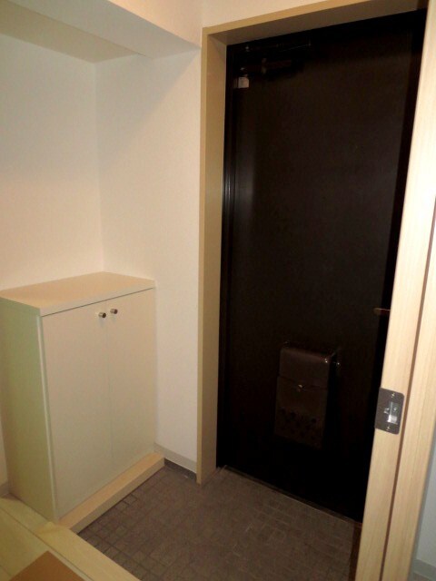 物件内観写真16　(玄関)