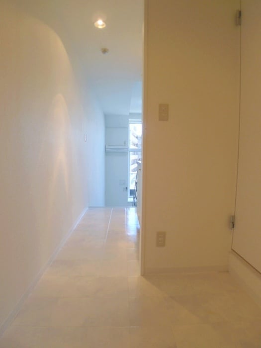 物件内観写真7　(玄関)