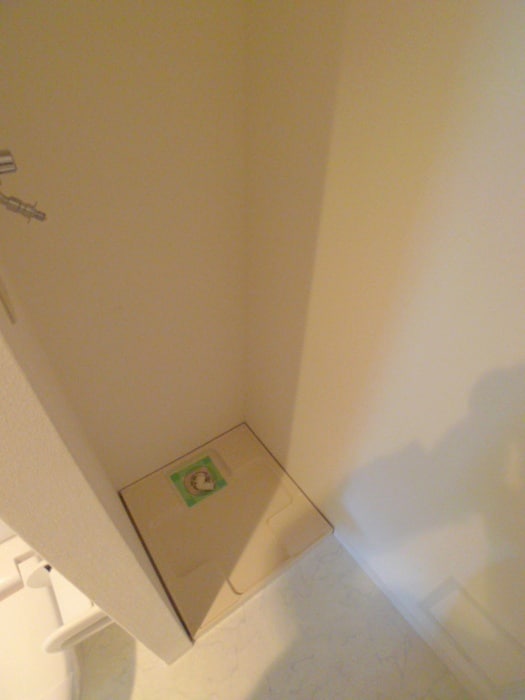 物件内観写真14　(洗濯機置場)