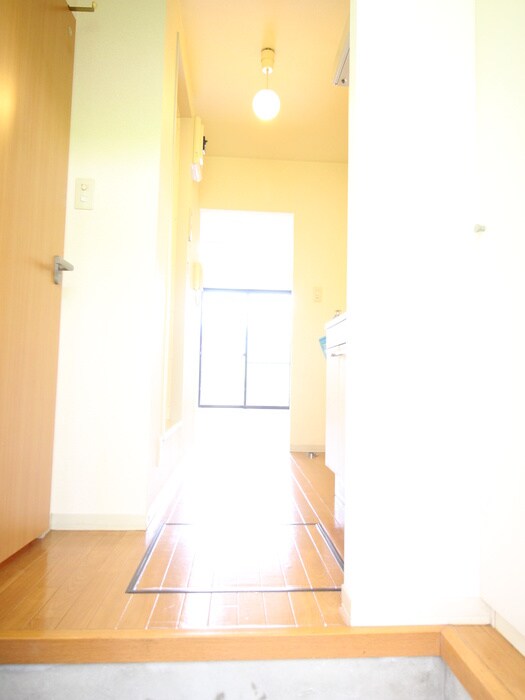 物件内観写真10　(玄関)