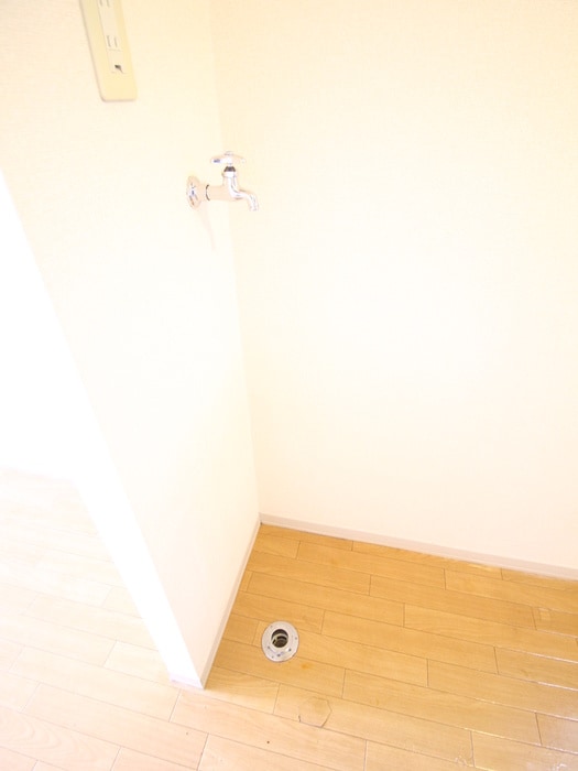 物件内観写真14　(洗濯機置場)