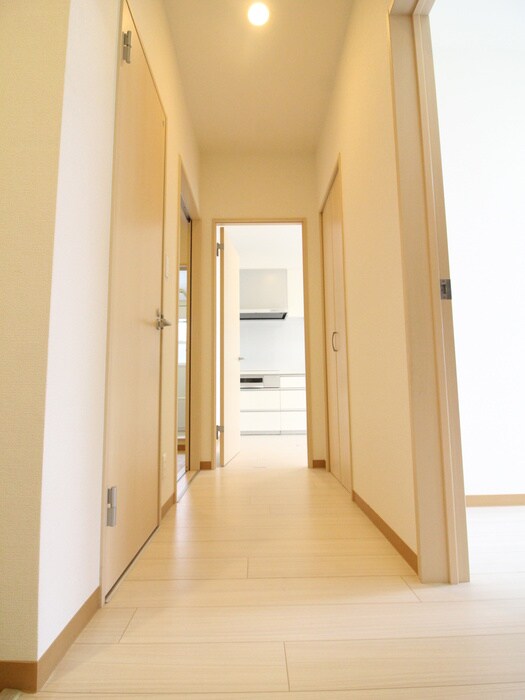 物件内観写真11　(廊下)