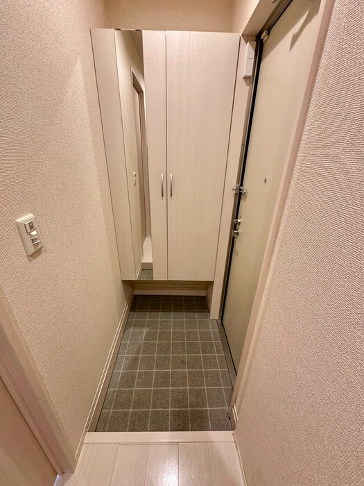 物件内観写真16　(玄関)