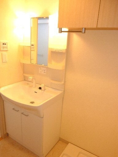 物件内観写真9　(洗面)