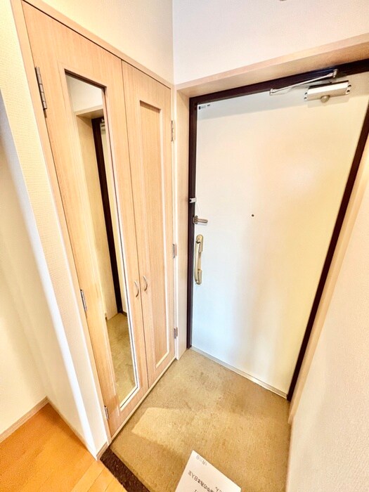 物件内観写真18　(玄関)