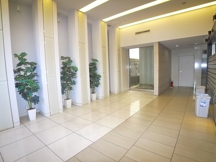 物件外観写真4　(エントランス部分)