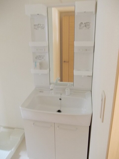 物件内観写真8　(洗面)