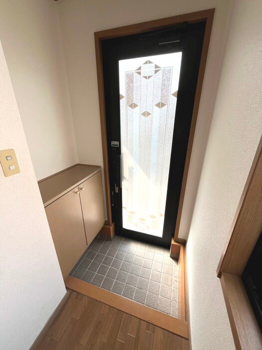 物件内観写真12　(玄関)