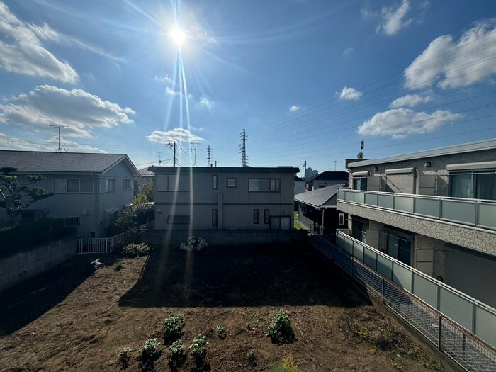 物件内観写真17　(室内からの展望)