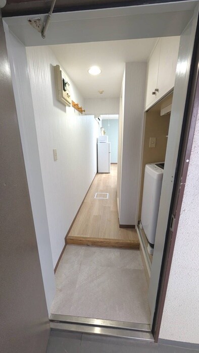 物件内観写真7　(玄関)