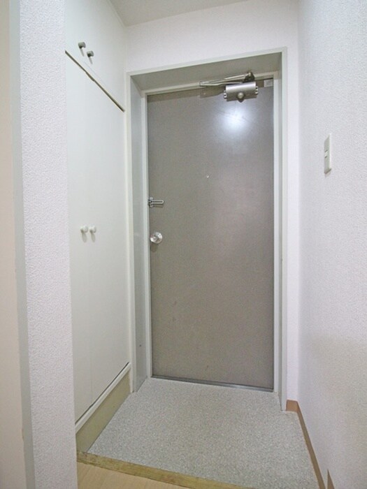 物件内観写真14　(玄関)