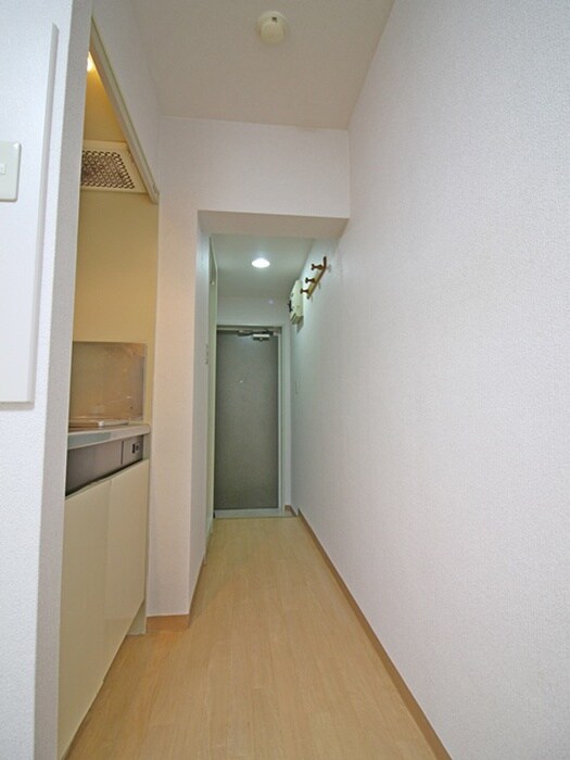 物件内観写真20　(廊下)