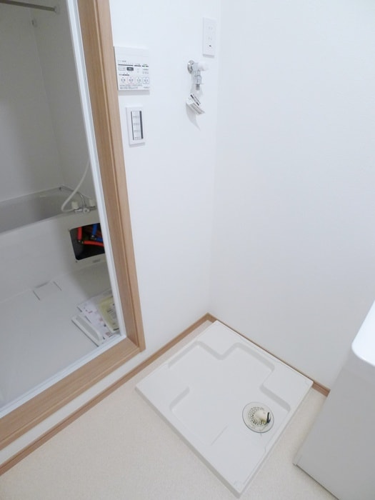 物件内観写真15　(洗濯機置場)