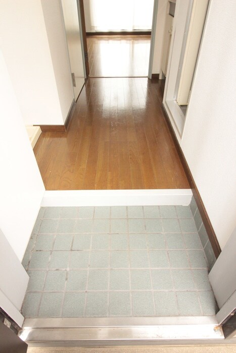 物件内観写真14　(玄関)