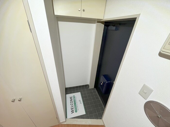 物件内観写真16　(玄関)