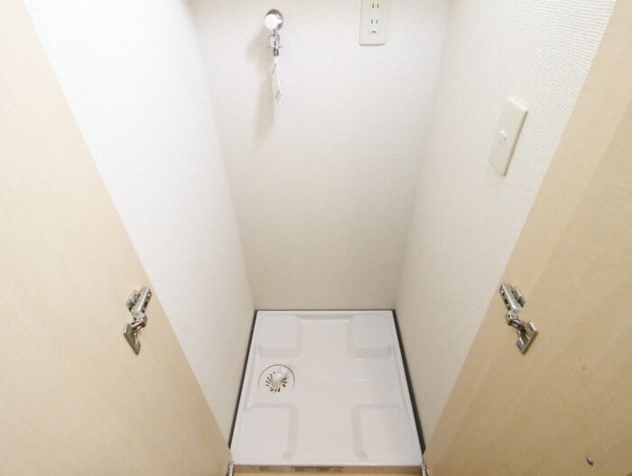 物件内観写真14　(洗濯機置場)