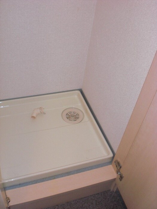 物件内観写真14　(洗濯機置場)