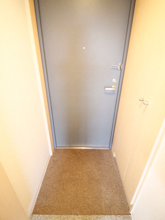 物件内観写真15　(玄関)