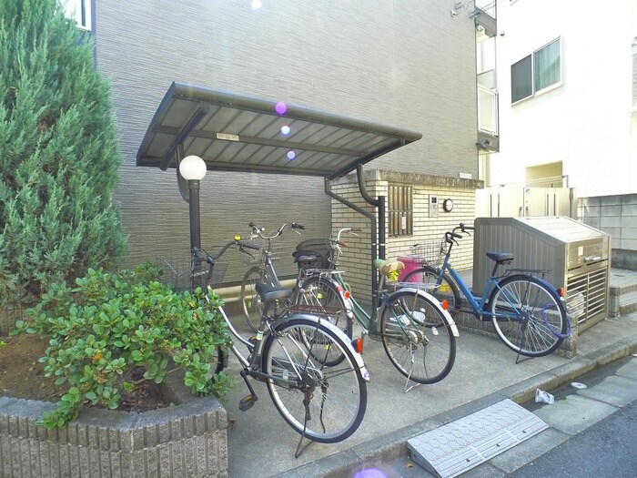 物件外観写真3　(駐輪場)
