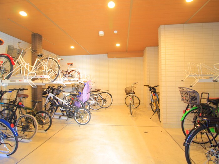 物件外観写真6　(駐輪場)