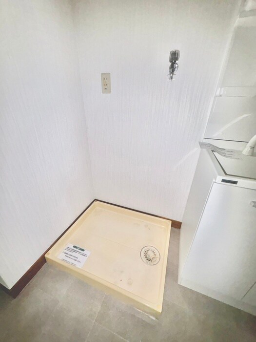 物件内観写真17　(洗濯機置場)
