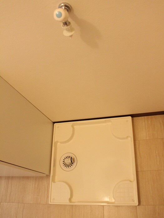 物件内観写真12　(洗濯機置場)