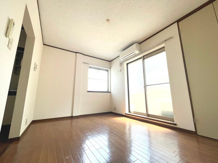 物件内観写真8　(居室)