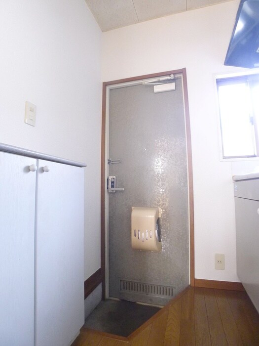 物件内観写真19　(玄関)