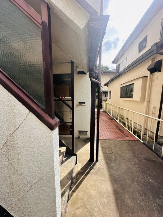 物件外観写真3　(エントランス部分)