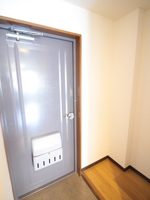 物件内観写真7　(玄関)