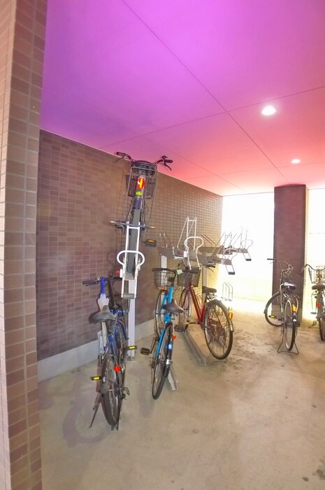 物件外観写真6　(駐輪場)