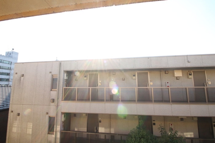 物件内観写真19　(室内からの展望)