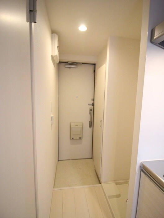 物件内観写真6　(玄関)