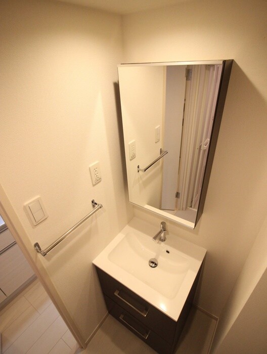 物件内観写真8　(洗面)