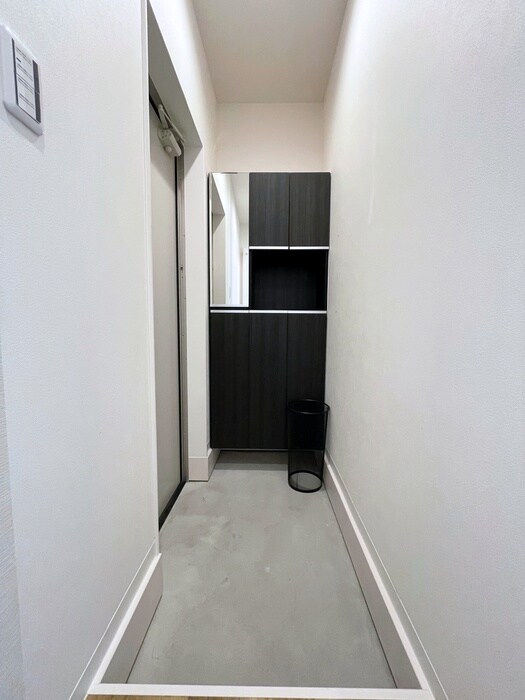 物件内観写真7　(玄関)