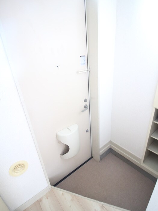 物件内観写真7　(玄関)