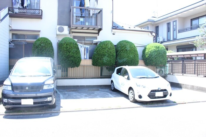 物件外観写真4　(駐車場)