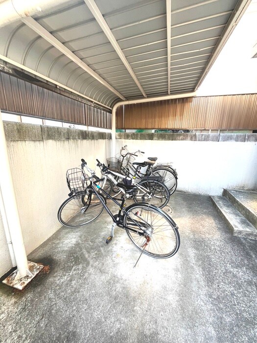 レイクアベニュ－大岡山の駐輪場