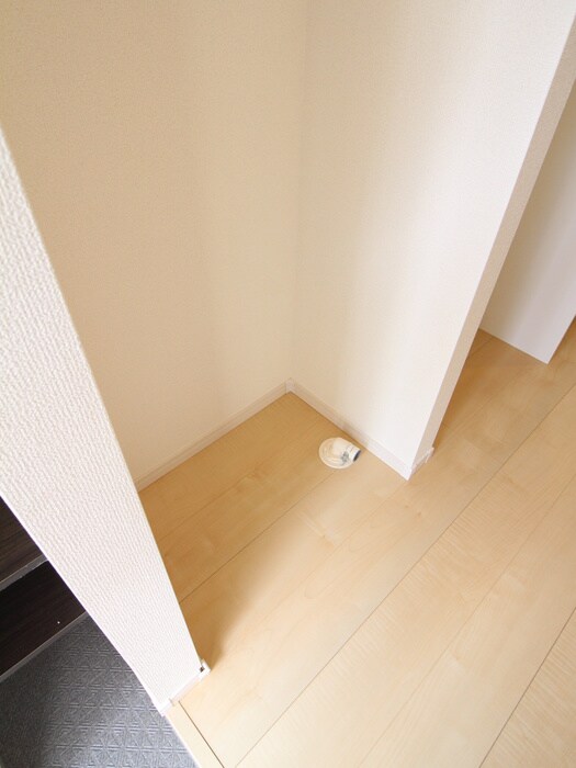 物件内観写真14　(洗濯機置場)