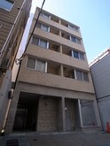 ＱＵＥＳＴ ＳＱＵＡＲＥ