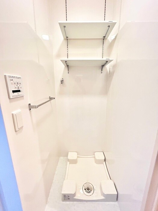 物件内観写真12　(洗濯機置場)