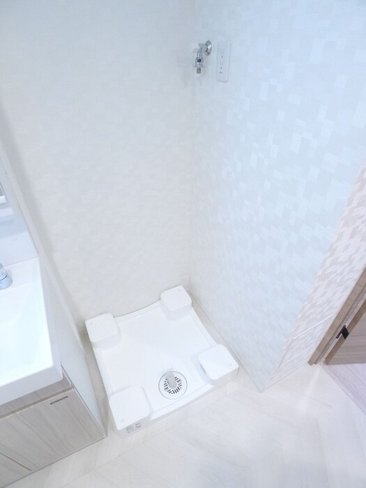 物件内観写真12　(洗濯機置場)