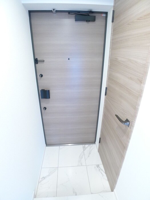 物件内観写真17　(玄関)