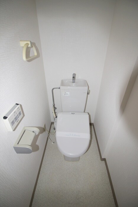 物件内観写真15　(トイレ)