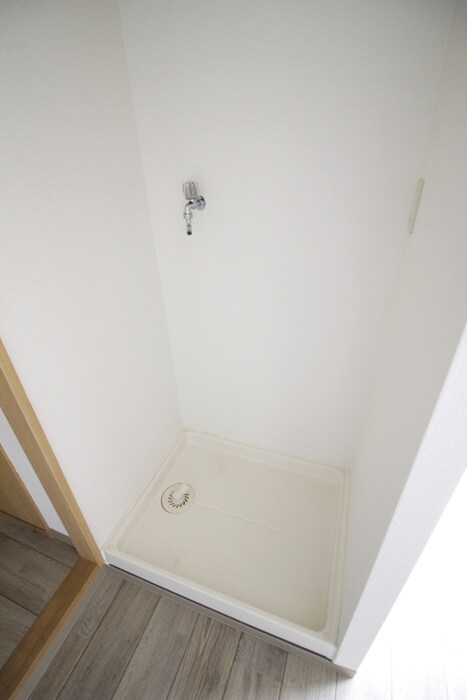 物件内観写真16　(洗濯機置場)