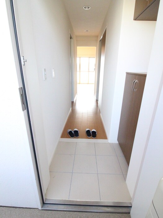 物件内観写真7　(玄関)