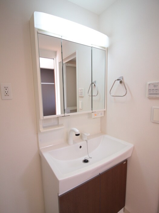 物件内観写真8　(洗面)